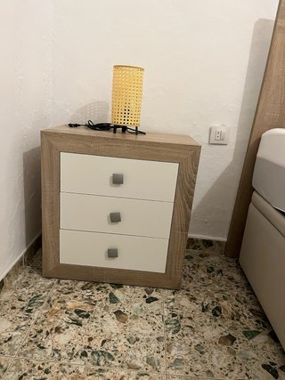 Cómoda 5 cajones madera y blanco