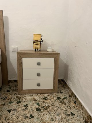 Cómoda 5 cajones madera y blanco