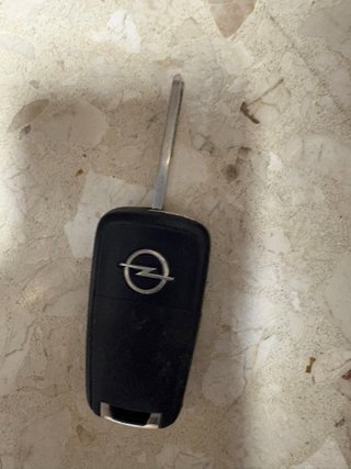 Llave Opel Negra