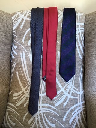 Lote de 3 Corbatas (Azul, Roja, Azul Marino)