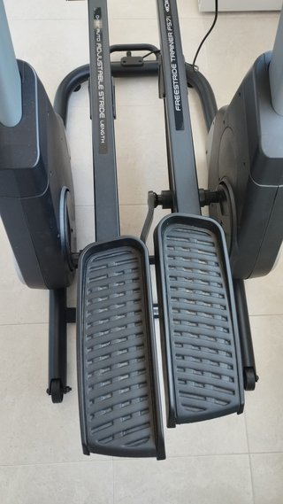 Elíptica NordicTrack FS7i FreeStride Trainer