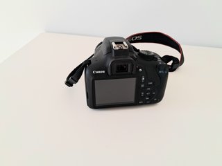 Canon EOS 1300D + Objetivo EF-S 18-55mm