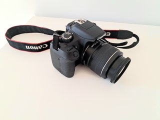 Canon EOS 1300D + Objetivo EF-S 18-55mm