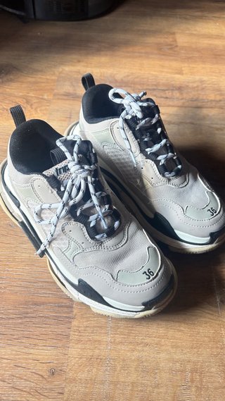 Balenciaga Triple S Beige/Negro Talla 36