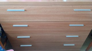 Muebles de habitación: armario, mesitas y 2 sifoni