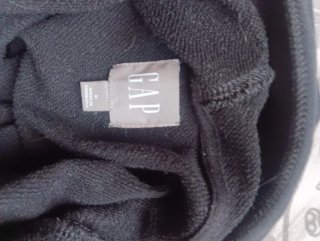 Sudadera GAP negra con cremallera
