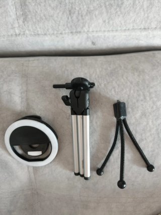 Sony ZV-E10 + objetivo 16-50 mm + accesorios