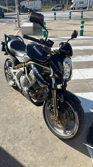 Kawasaki ER-6N ABS Negra y Dorada