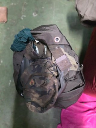 Ropa militar y accesorios