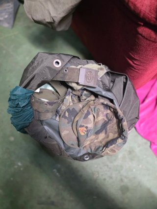 Ropa militar y accesorios