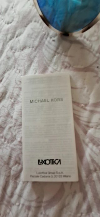 Gafas de sol Michael Kors con etiquetas