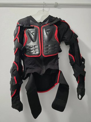 Mono de moto Bela 2 piezas Talla 50 y esqueleto