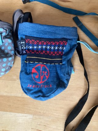 3 Bolsas de Magnesio Escalada Simond y Jeans Track