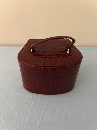 Joyero de viaje con acabado cocodrilo