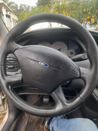 Ford Focus 2000