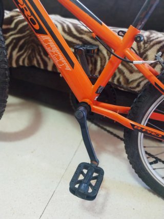 Bicicleta Infantil B-PRO Naranja, muy bonita :)