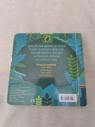 Atópame na selva libro con lapelas en galego