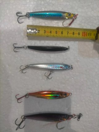5 señuelos de pesca Jigging.