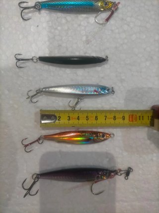 5 señuelos de pesca Jigging.