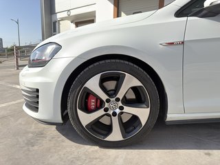 Volkswagen Golf GTI PERFORMANCE PINTURA ORIGINAL!