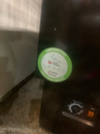Botellero de metal y plástico