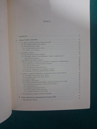 Cultura y ciudad: Manual de política cultural m...