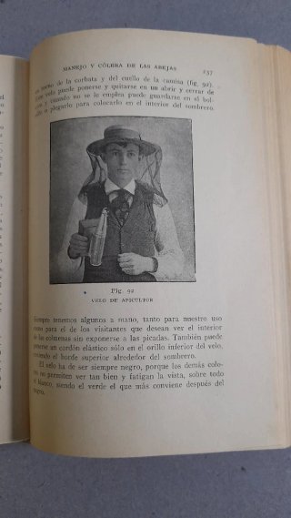 Libro Antiguo (1935): La Abeja y la Colmena