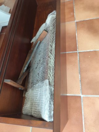 Mueble auxiliar madera caoba con puertas corredera
