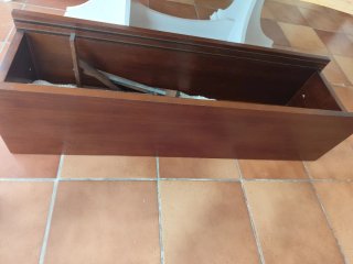 Mueble auxiliar madera caoba con puertas corredera