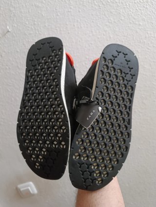 Zara Botines Negros con Banda Estampada