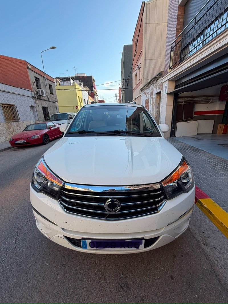 SsangYong Rodius 2017 - foto 1