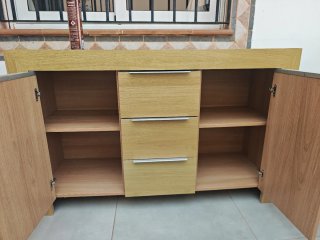 Aparador de madera moderno