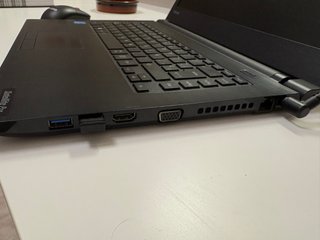 Portátil Toshiba con cámara web+raton lenovo