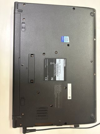 Portátil Toshiba con cámara web+raton lenovo