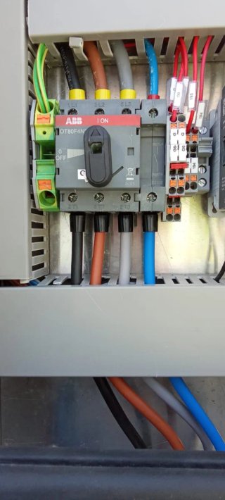 Servicios eléctricos completos: Instalación y repa