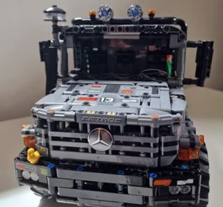 LEGO Technic 42129 Mercedes-Benz Zetros