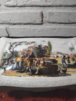 Joyero decorativo antiguo escena campestre.