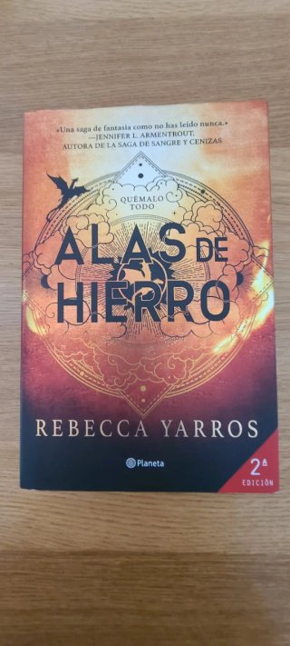 Alas de sangre y Alas de Hierro