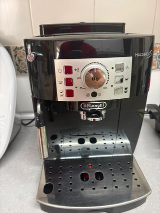 Cafetera DeLonghi Magnifica S Negra