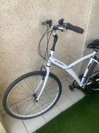 Bicicleta de paseo blanca