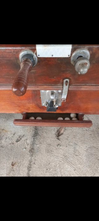 Futbolín de madera clásico con monedero