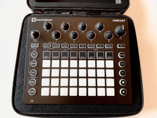 Novation Circuit Secuenciador 8 pistas