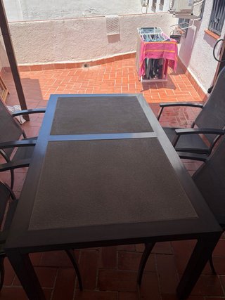 Mesa y 4 Sillas de Jardín