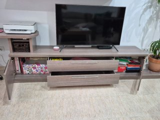 Mueble TV con escritorio y vitrina