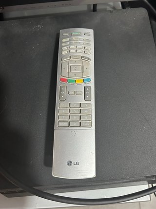 TV LG 42 pulgadas gris y negra