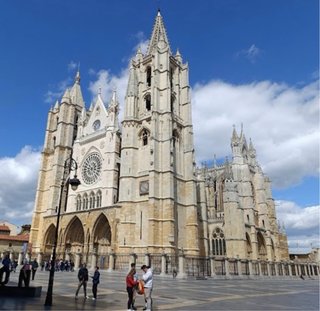 Alquiler PISO EN LEON ECLIPSE SOLAR - 12 Agosto
