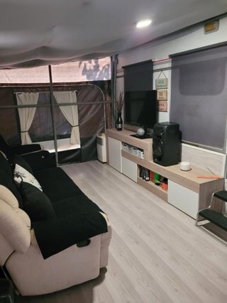 Caravana fija en camping El Pla de mar en Malgrat