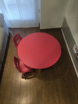 Mesa infantil redonda + 2 sillas