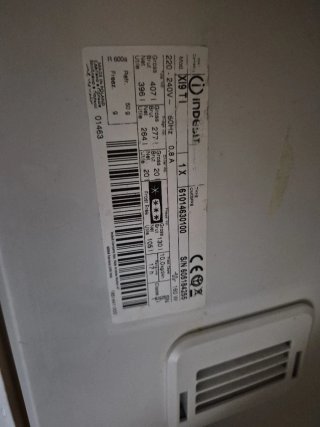 Nevera indesit AVERIADA
