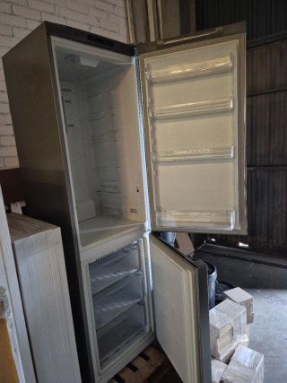 Nevera indesit AVERIADA